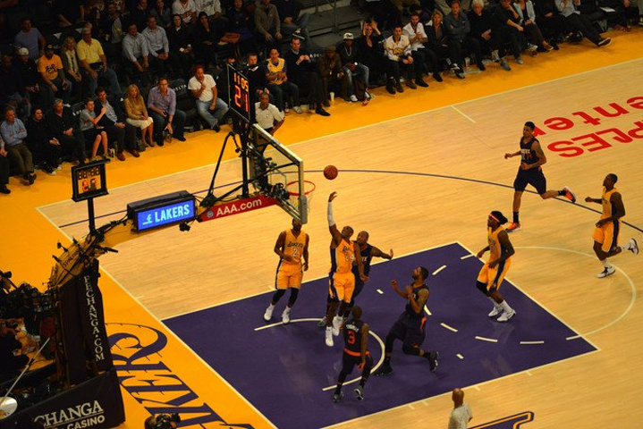 回赛首冠 回赛首冠