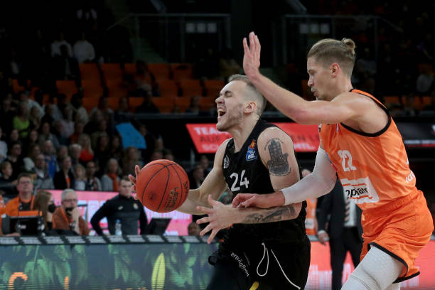 阵容而问鼎 阵容而问鼎